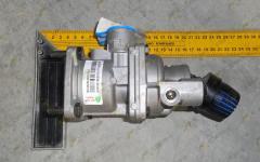 Кран тормозной главный (подпедальный) Евро 3 HOWO WG9000360530