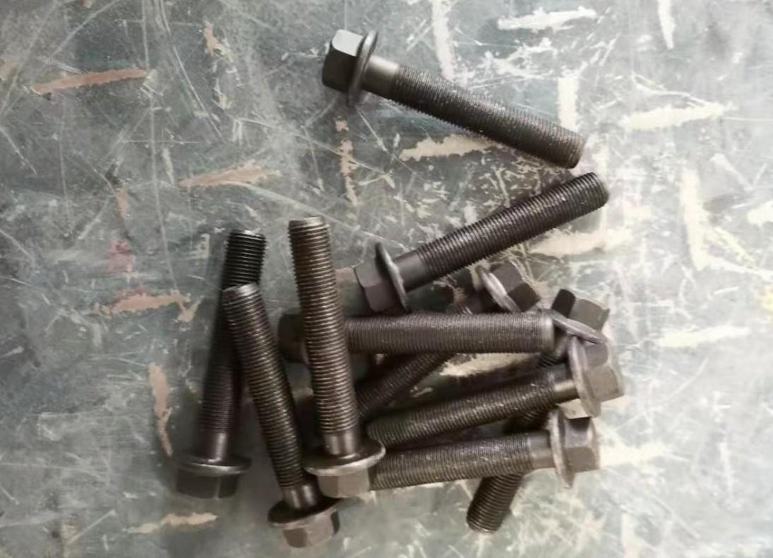 Болт шатуна М10 WP6G LG833B/LG833N 13068252