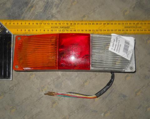 Фонарь задний трехцветный CDM1185